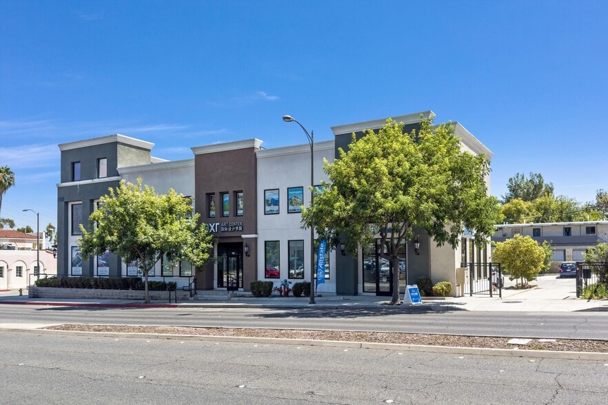 More Photos Of 2956 E Colorado Blvd, Pasadena General Retail For Lease