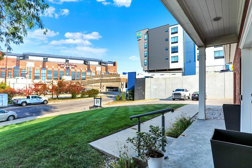 More Photos Of 615 Russell Ave, Indianapolis Medical For Sale