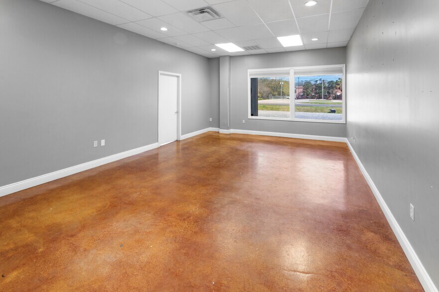 More Photos Of 312 Westgate Rd, Scott Warehouse For Sale