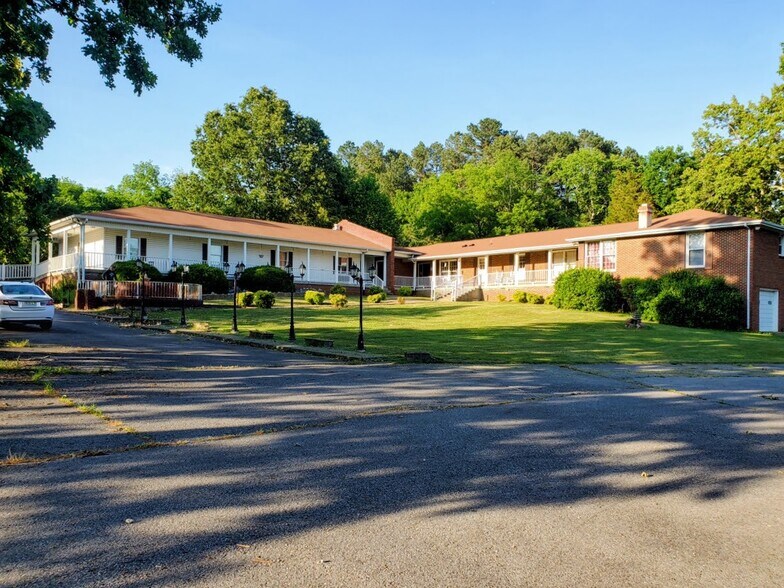 Primary Photo Of 1104 Old Charlotte Rd, White Bluff Assisted Living For Lease