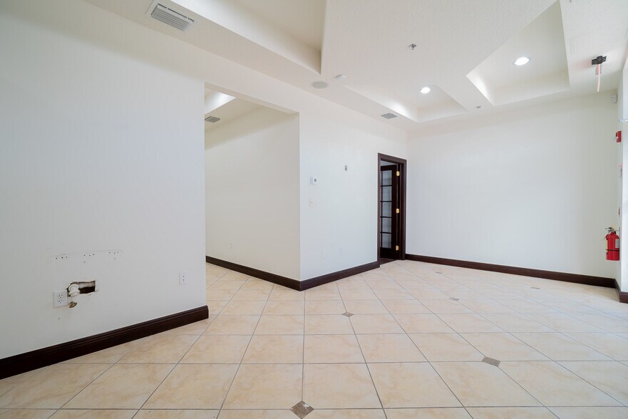 More Photos Of 679 NW Enterprise Dr, Port Saint Lucie Light Distribution For Sale