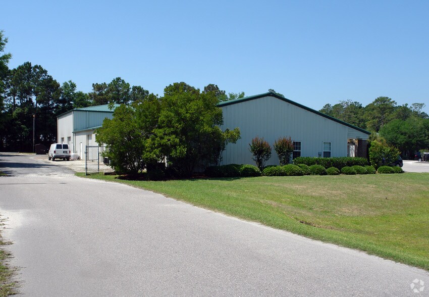 More Photos Of 207 Commerce Dr, Pawleys Island Flex For Lease