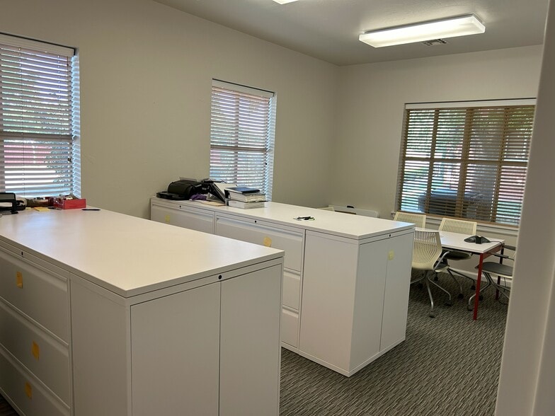 More Photos Of 7015 N Robinson Ave, Oklahoma City Office For Lease