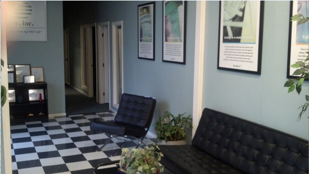 More Photos Of 121 Bartlett St, Marlborough Flex For Lease