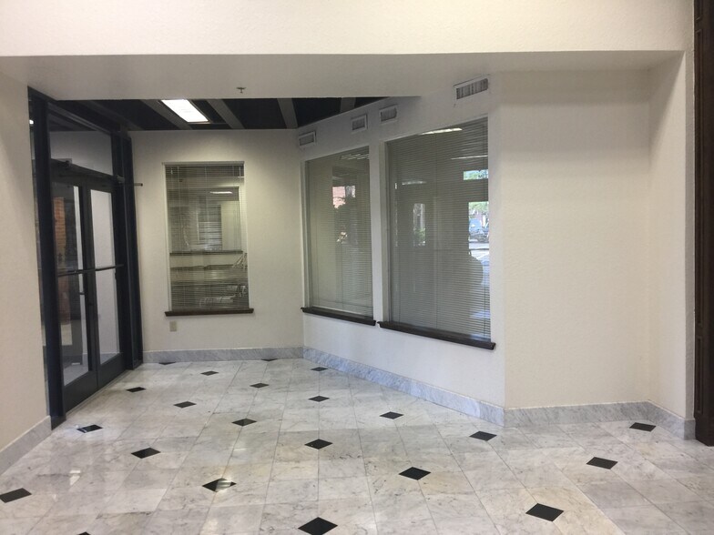 More Photos Of 400 N Walker Ave, Oklahoma City Office For Lease