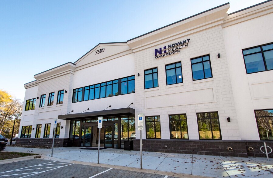 More Photos Of 7509 Providence Rd, Charlotte Medical For Lease