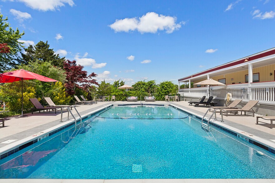 More Photos Of 72 Foster Ave, Hampton Bays Hotel For Sale