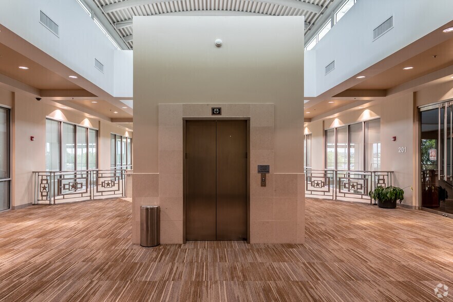 More Photos Of 11603 W Coker Loop Rd, San Antonio Office For Lease