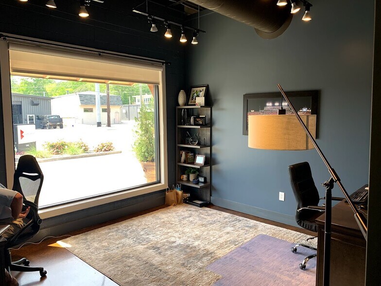 More Photos Of 1701 28th Ave S, Homewood Freestanding For Sale