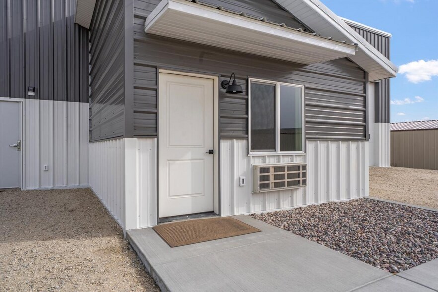 More Photos Of 82 Rock Chuck Rd, Victor Warehouse For Sale