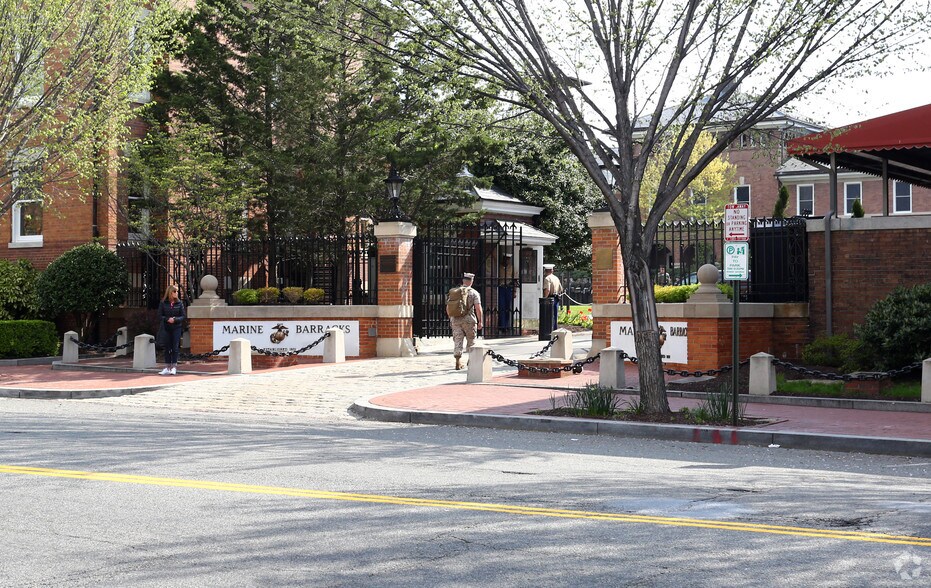 More Photos Of 516 8th St SE, Washington Storefront For Sale