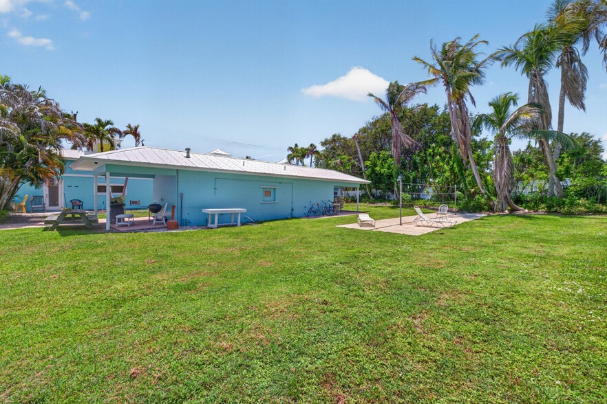 More Photos Of 2100 NE Indian River Dr, Jensen Beach Hotel For Sale
