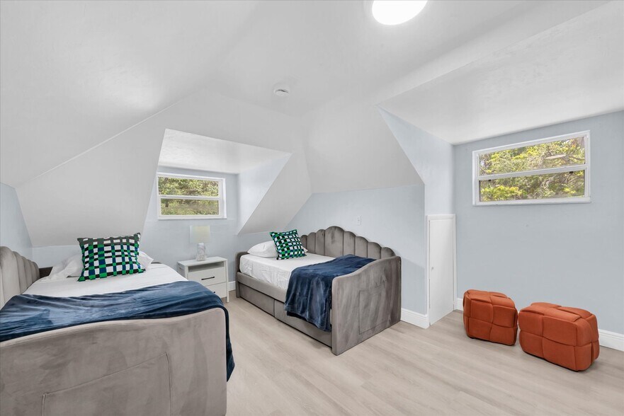 More Photos Of 4000 46th St N, Saint Petersburg Hospitality For Sale