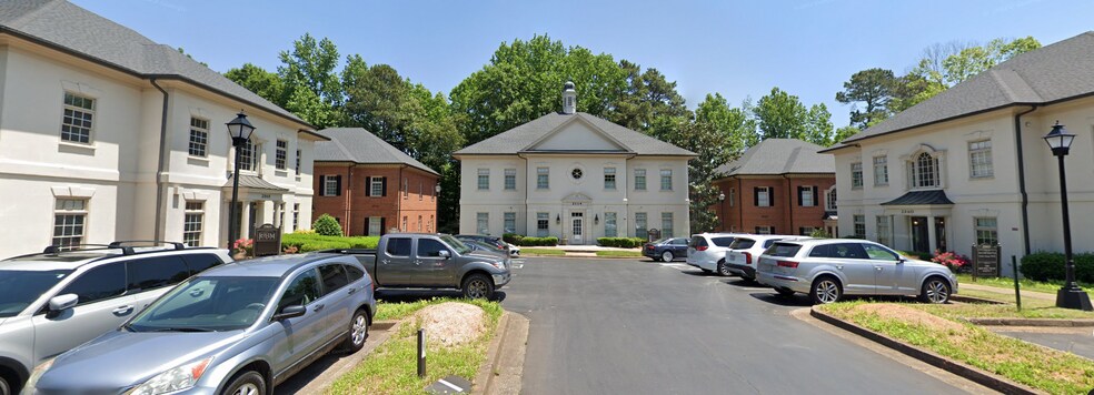 More Photos Of 2866 Johnson Ferry Rd, Marietta Office Residential For Lease