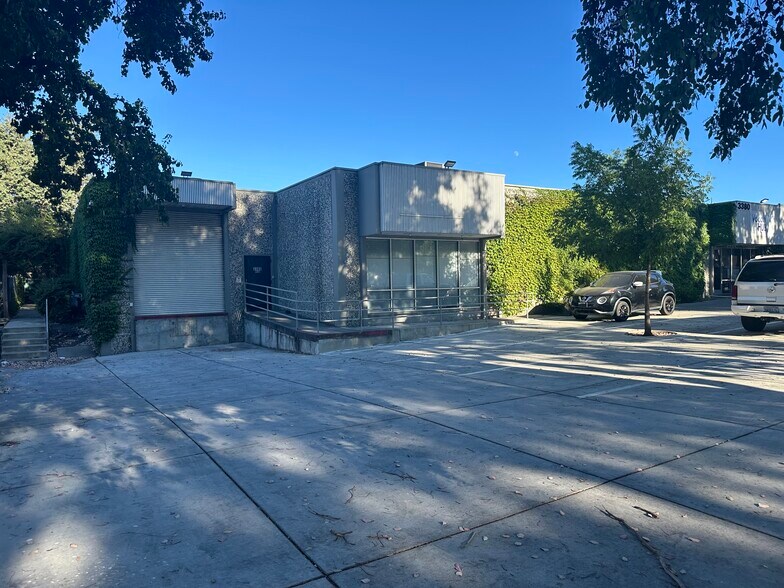 More Photos Of 3380 Vincent Rd, Pleasant Hill Light Distribution For Lease