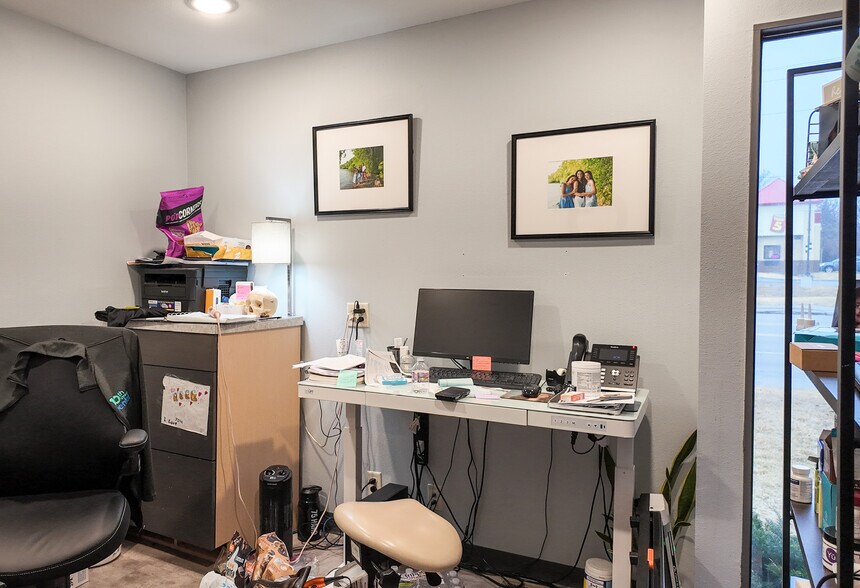 More Photos Of 1711 E 10th St, Sioux Falls Office For Sale