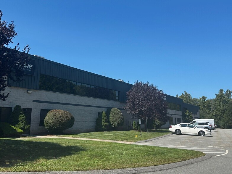 More Photos Of 362 Industrial Park Rd, Middletown Warehouse For Sale