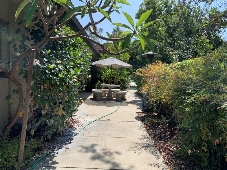 More Photos Of 431 W Baseline, Claremont Office For Lease