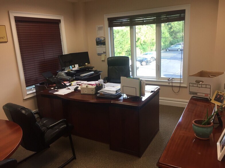 More Photos Of 802 W Park Ave, Ocean Office For Sale