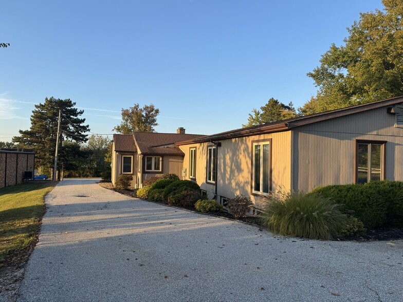 More Photos Of 672 E Royalton Rd, Broadview Heights Office For Sale