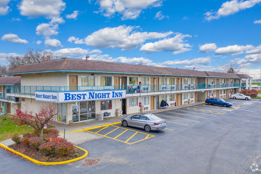 Primary Photo Of 1200 West Ave, New Castle Hotel For Sale