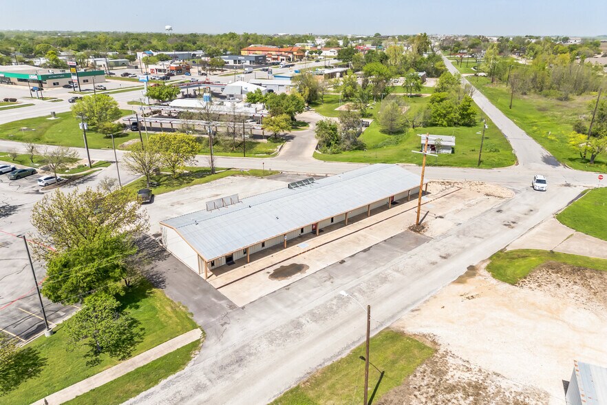 More Photos Of 1611 Old Granger Rd, Taylor Office For Lease