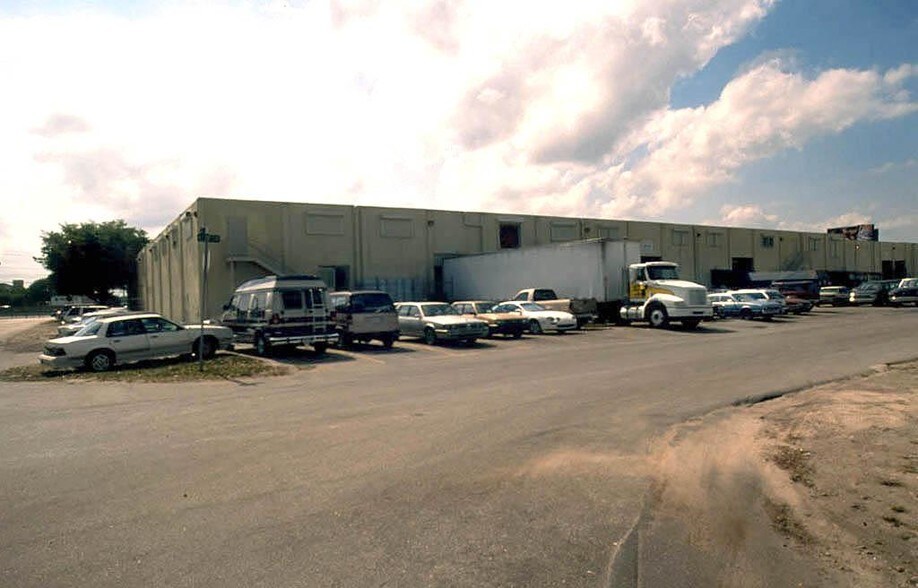 More Photos Of 7215 W 20th Ave, Hialeah Manufacturing For Lease
