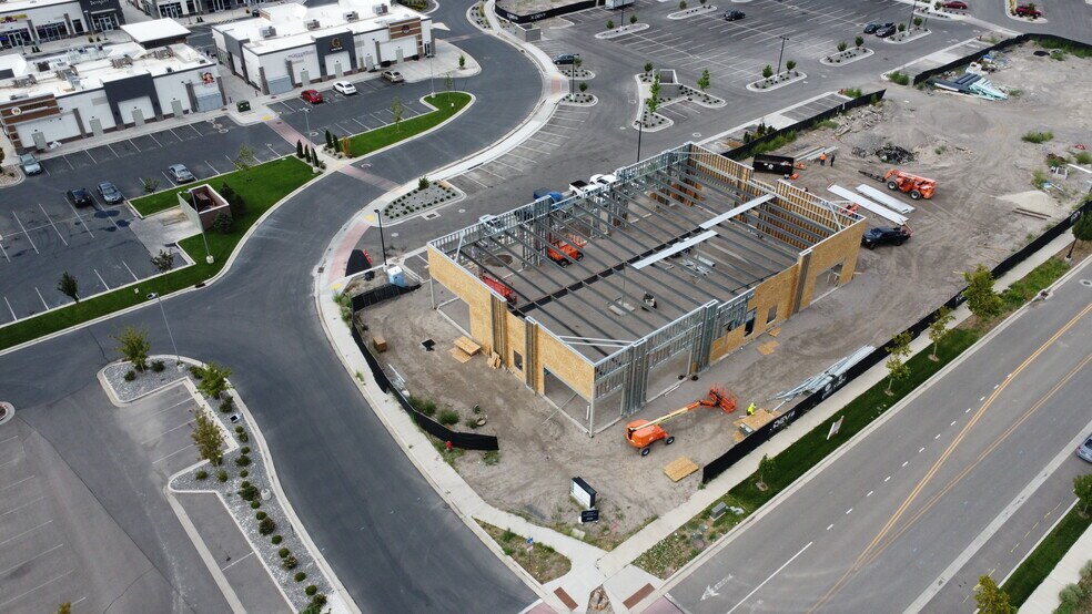 More Photos Of 634 N Mill Road, Vineyard Storefront Retail Office For Lease