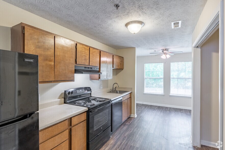 More Photos Of 10238 Fieldcrest Walk, Covington Apartments For Sale