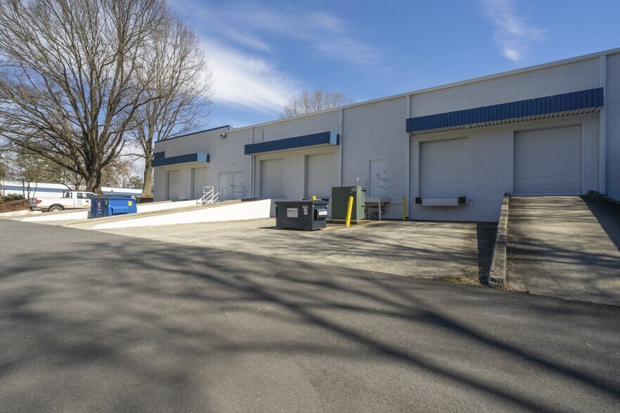 More Photos Of 4012 Kingston Ct SE, Marietta Distribution For Lease