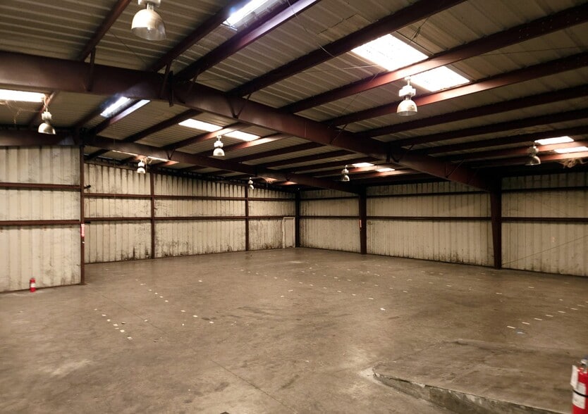 More Photos Of 479 Zoo Pky, Jacksonville Warehouse For Sale