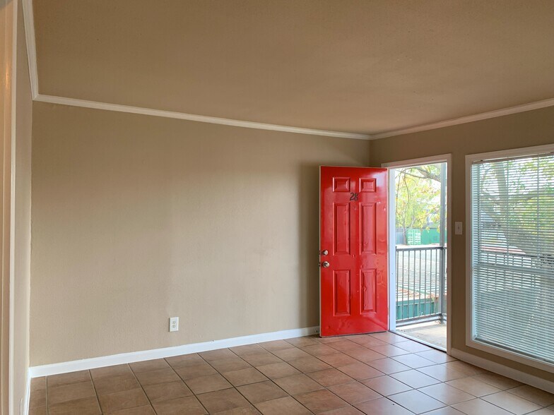 More Photos Of 3045 Golfcrest Blvd, Houston Apartments For Sale