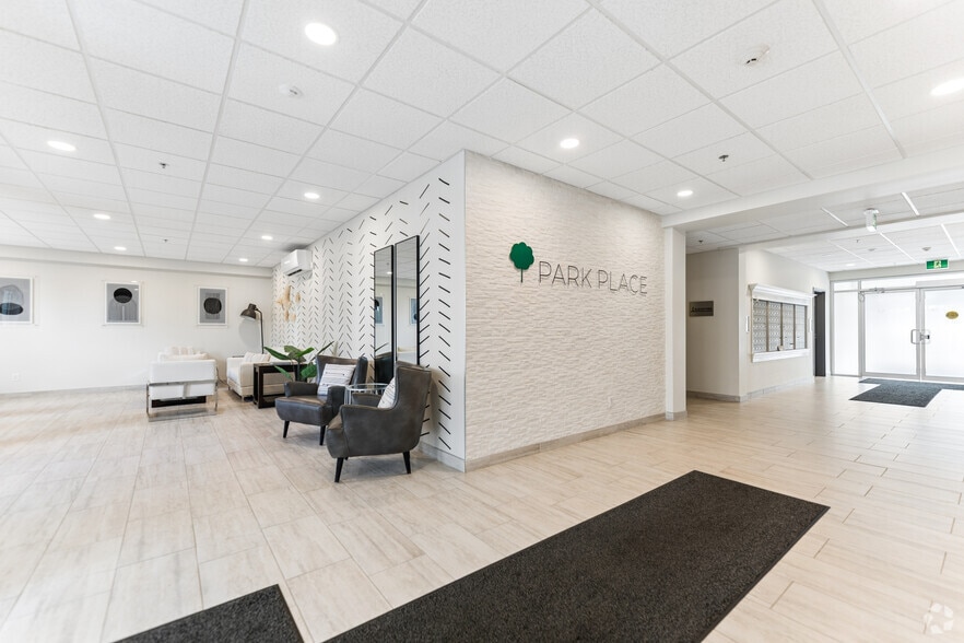 More Photos Of 550 Park Av W, Chatham Apartments For Sale