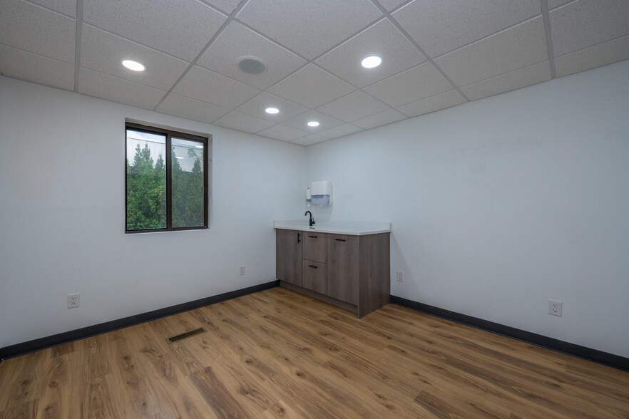 More Photos Of 3830-3824-M-139 Saint Joseph, MI 49085, Saint Joseph Medical For Sale