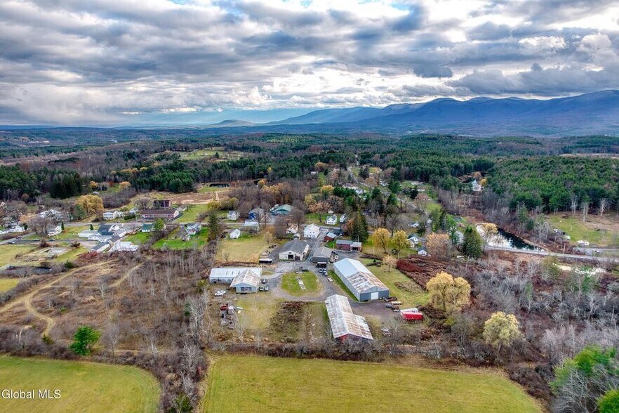 More Photos Of 5922-5926 NY-81, Greenville Light Manufacturing For Sale