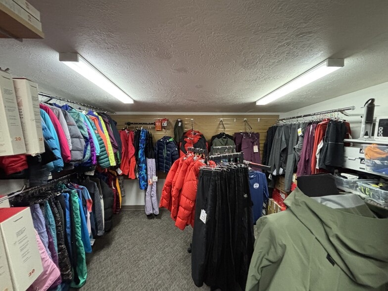 More Photos Of 600 E 9400 S, Sandy Freestanding For Sale