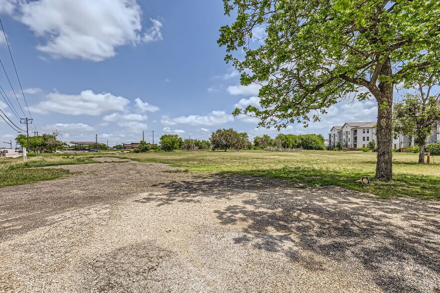 More Photos Of 2701 N Austin Ave, Georgetown Land For Sale