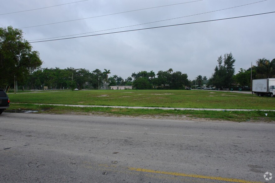 More Photos Of 11620 Biscayne Blvd, Miami Land For Lease