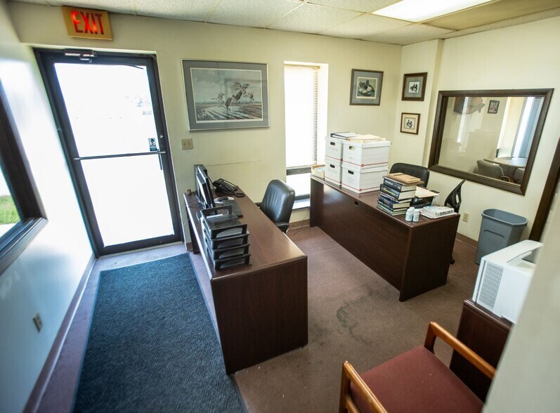 More Photos Of 1 Tenbrook Industrial Ct, Arnold Warehouse For Sale