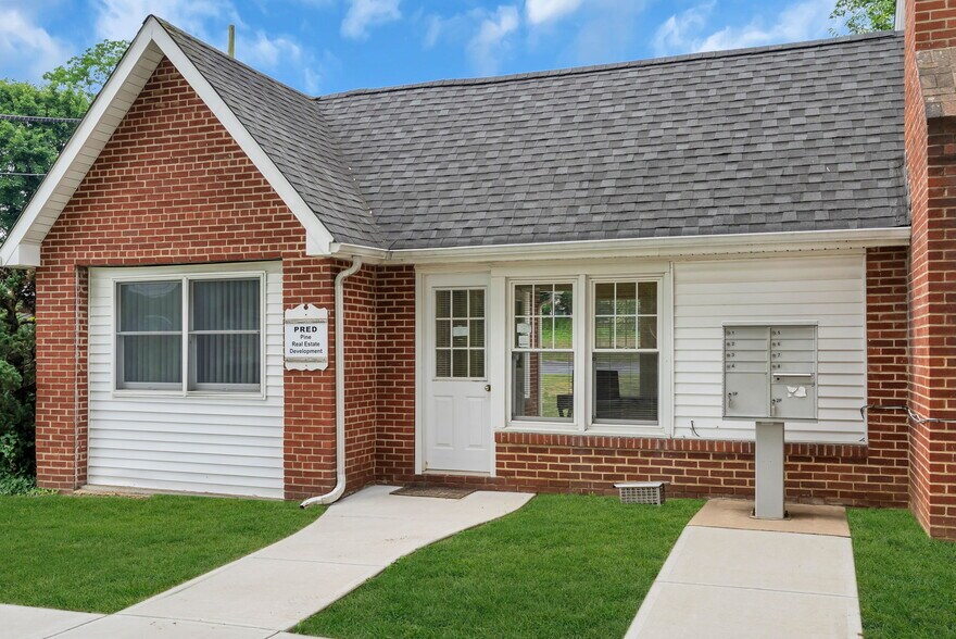 More Photos Of 8-10 Tindall Rd, Middletown Office For Lease