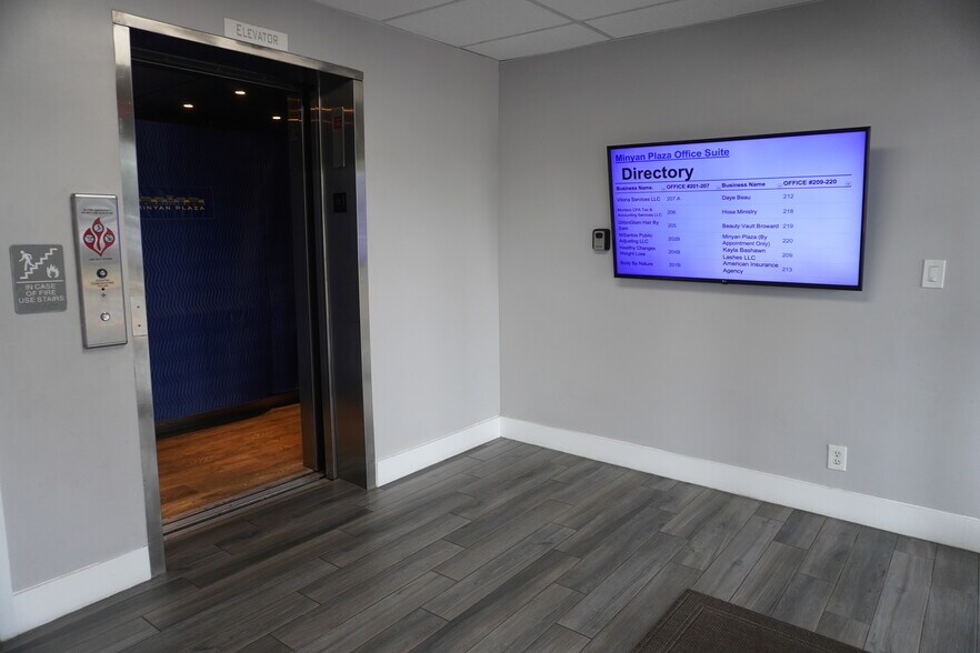 More Photos Of 2520-2650 N University Dr, Sunrise Unknown For Lease