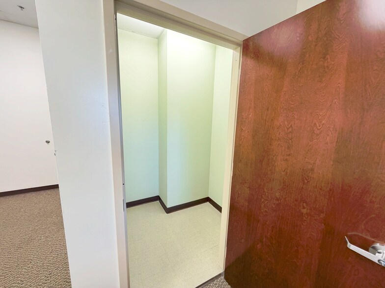 More Photos Of 509 Olde Waterford Way, Leland Medical For Sale