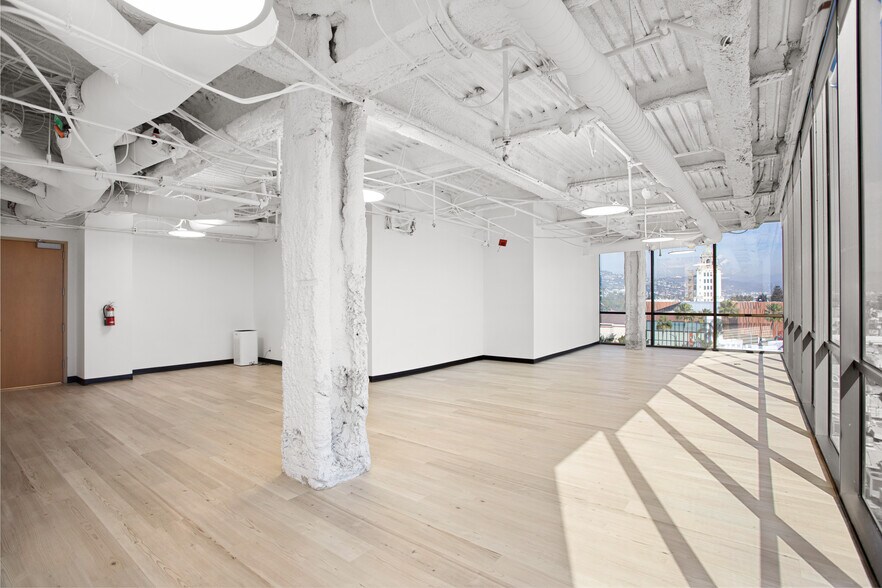 More Photos Of 9440 Santa Monica Blvd, Beverly Hills Office For Lease
