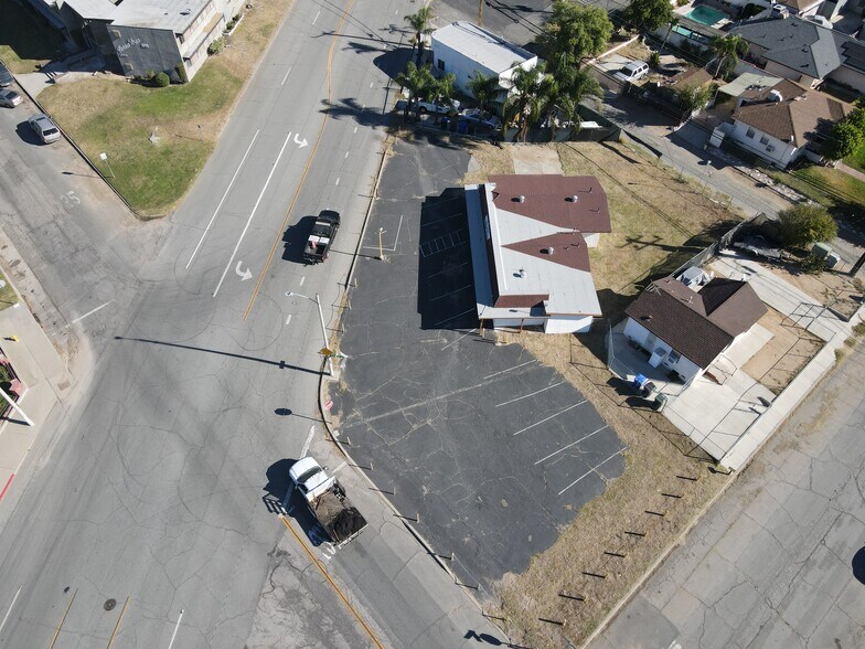 More Photos Of 4711 N Sierra Way, San Bernardino Convenience Store For Lease
