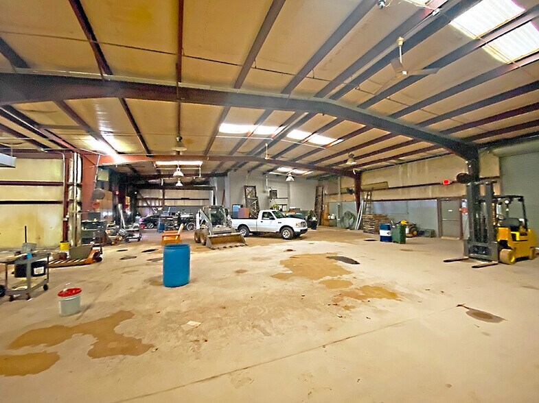 More Photos Of 1247 Belgrove Dr, Bellefontaine Neighbors Warehouse For Lease