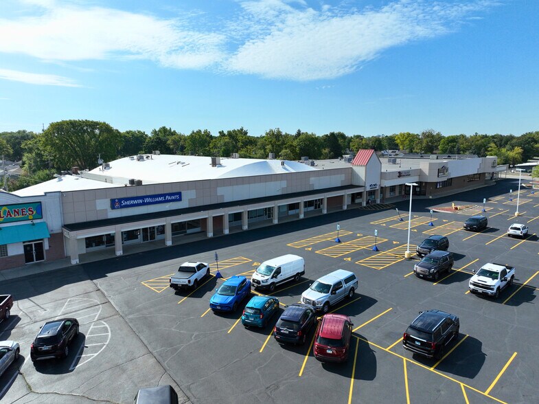 More Photos Of 1680-1730 Sycamore Rd, Dekalb Unknown For Lease