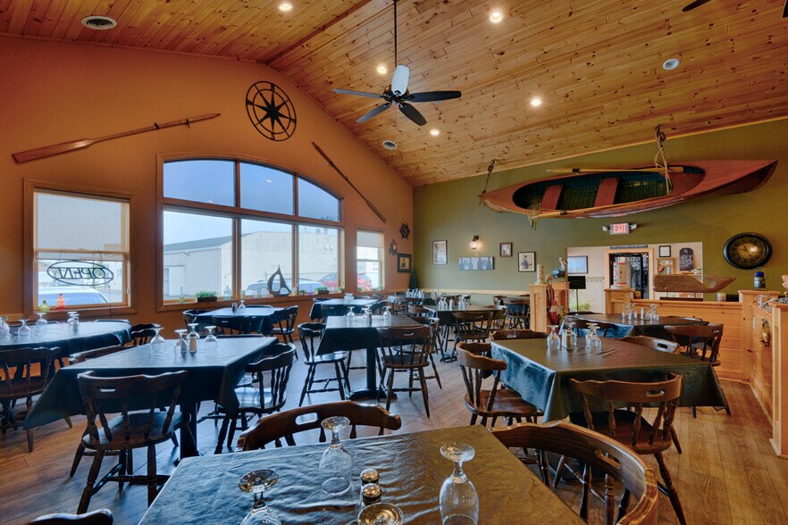 More Photos Of 226 Webb St, Clayton Bar For Sale