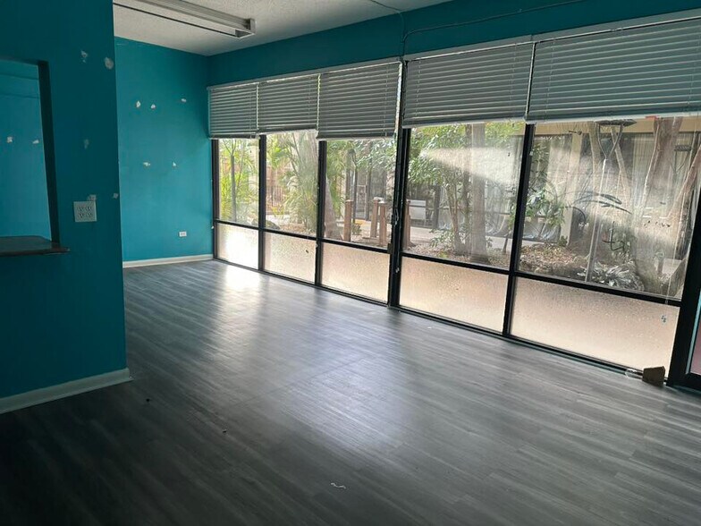 Primary Photo Of 2595 Tamiami Trl, Port Charlotte Apartments For Lease