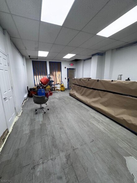 More Photos Of 119 W Broadway, Paterson Flex For Sale