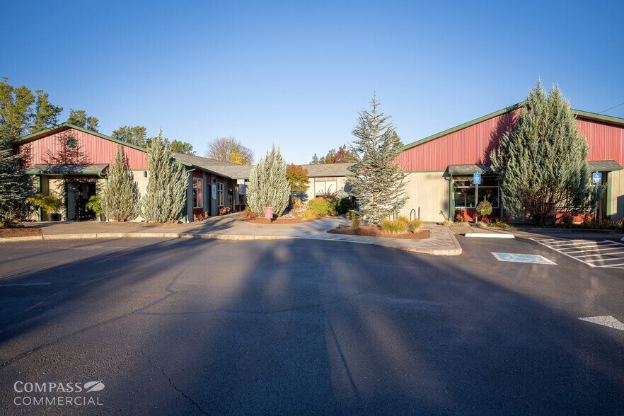 More Photos Of 6735 SW Country Club Dr, Corvallis General Retail For Sale